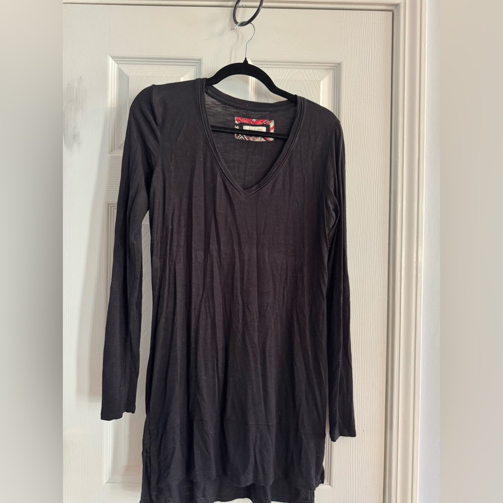 Black V-Neck Long Sleeve Women's Top